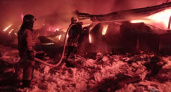 Пожар на обувном складе в Муромцево потушили спустя несколько часов