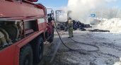 Во Владимирской области на трассе М-7 сгорел грузовик, перевозивший покрышки