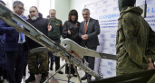 Владимирские студенты на специальной выставке примерили амуницию и познакомились с новым оружием