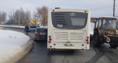 Во Владимире рейсовый автобус врезался в легковушку