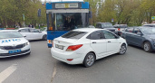 Во Владимире водитель иномарки пострадал после столкновения с троллейбусом