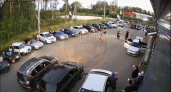 Житель Владимирской области сделал предложение девушке на парковке около продуктового магазина 