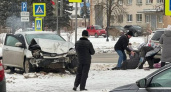 В Коврове легковушка вылетела на тротуар и наехала на женщину 