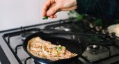 Почему сковородку нельзя ставить в холодильник: запомните раз и навсегда эти негативные последствия