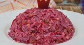 Салат «Королевский» со свеклой: как превратить простые продукты в кулинарный шедевр - так вкусно, что гости и домашние всегда просят добавки