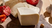 Варить не нужно: всего из литра кефира можно получить вкуснейший домашний сыр - готовьте двойную порцию