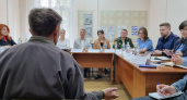К экспертам областного проекта «Правовой поезд» обратились жители деревни Неклюдово и посёлка Иванищи