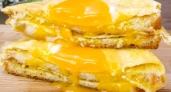 Яичный сэндвич-сюрприз: рецепт идеального завтрака всего за 5 минут