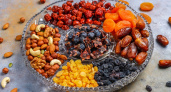 Сухофрукты – концентрат пользы или сладкая ловушка? Как есть без вреда, правильно выбирать и кому остерегаться