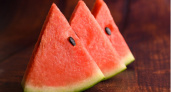 Как понять, что арбуз напичкан химией: эксперт подсказал, как это можно определить