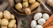 Почему не стоит хранить картошку рядом с луком: простое объяснение