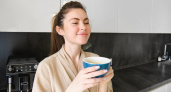 Учёные развенчивают мифы: какой напиток на завтрак полезнее кофе и чая для кожи и желудка