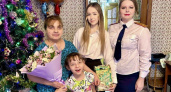 Владимирские следователи поздравили с Новым годом девочку из многодетной семьи