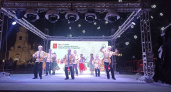 На Соборной площади проходят новогодние выступления детских хореографических коллективов