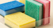 Почему губки для мытья посуды бывают разного цвета: практическое назначение