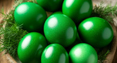 Изумрудные яйца на Пасху: красивый цвет получается всего из одной травы — давно забытый метод