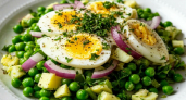 Проще пареной репы: беру банку горошка и яйца — через 5 минут уминаем вкусный салатик