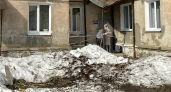 На улице Кима в Кольчугине упавшая с крыши снежная глыба травмировала ребенка