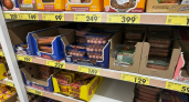 "Вредны, как сигареты": ВОЗ и врачи раскрыли, почему сосиски и магазинные соки опаснее для здоровья, чем кажется