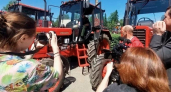 С пожарами во владимирских лесах будут бороться новые тракторы и внедорожники
