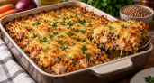Гречку с маслом больше не подаю: укрываю крупу курицей, овощами и сыром — сытный ужин готовится почти без меня