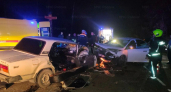 Под Муромом после страшного ДТП спасатели деблокировали людей из авто
