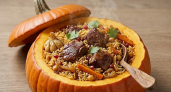 По-обычному плов больше не готовлю: заливаю все в нежную тыкву — получается необычно и очень вкусно