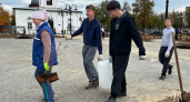 Жители Гусь-Хрустального украсили территорию храма кизильником и гортензией