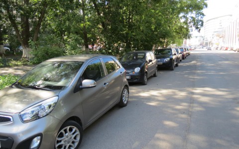 Топ-10 регионов, в которых тратят больше всего денег на автомобили