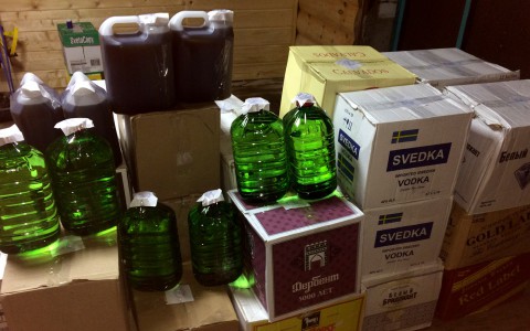 В Киржаче нашли гараж с нелегальным виски