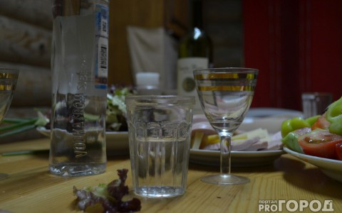 Минфин предложил повысить цены на водку