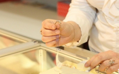 Во Владимире 30-летняя женщина ограбила ювелирный магазин на 200 000 рублей