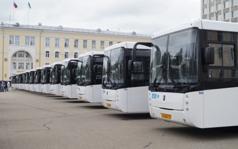 Новости России: в Карелии опрокинулся экскурсионный автобус с 32 пассажирами