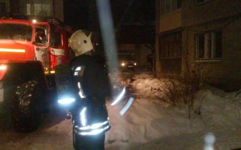 Во время пожара в Александрове пострадал человек