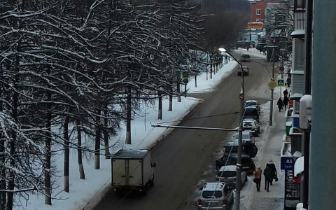 Владимирцы жалуются, что днем в городе фонари горят, а ночью - отдыхают