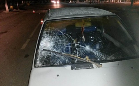 Новости России: пешеходы убили чуть не задавившего их водителя