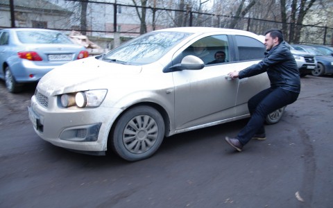 Пьяный вязниковец угнал машину друга и попал в аварию