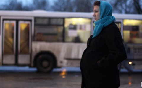 Новости России: Мужчина избил беременную за неправильную парковку