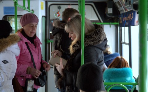 Горожанка: "В автобусе 7с едет столько людей, что поместиться туда нереально"