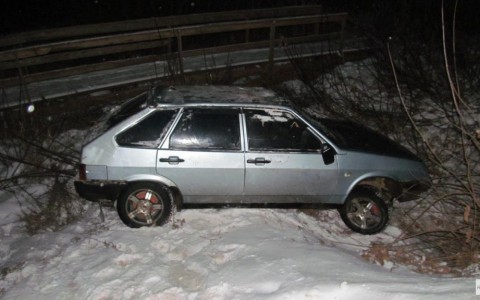 В Юрьев-Польском у мужчины украли машину на месте ДТП, в которое он попал