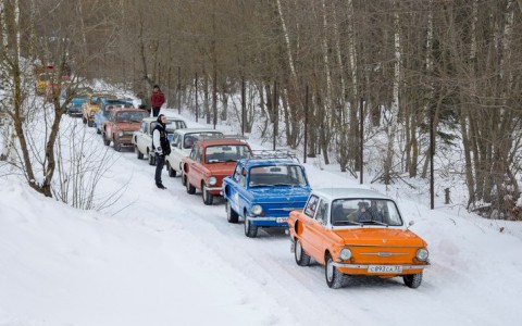 Во Владимире прошли яркие зимние гонки на запорожцах