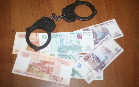 Лайфхак от владимирских полицейских: как отличить фальшивую купюру от настоящей