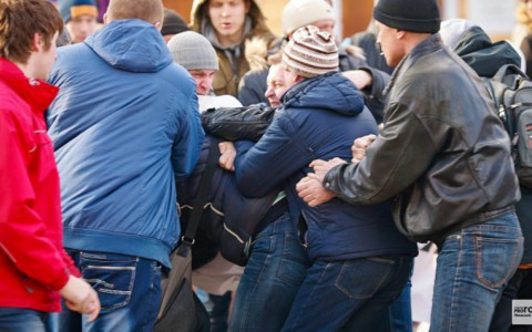 Новости России: подростки устроили массовую драку из-за девушки