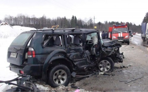 Появились фото с места смертельной аварии под Александровом