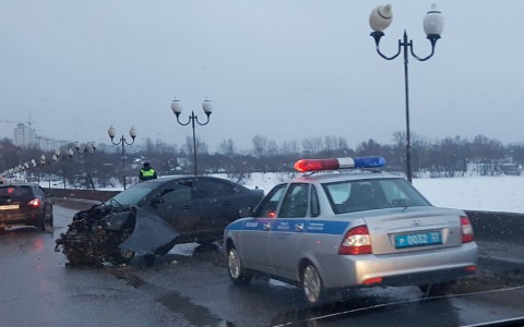 Страшное ДТП на Содышке: 2 иномарки столкнулись лоб в лоб