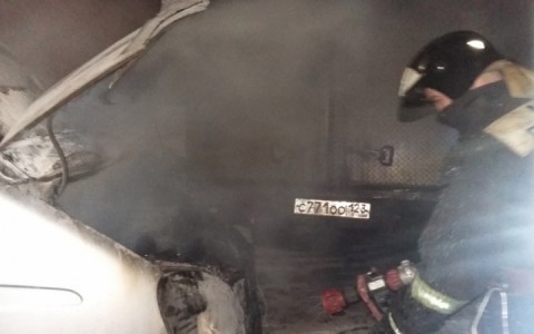 Ночью во Владимире загорелся автомобиль