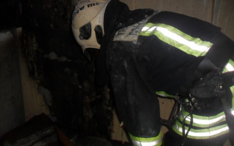 В Гороховце спасатели вытащили из пылающего дома 4 жителей