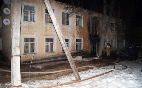 Гороховецкие полицейские спасли на пожаре четырехлетнюю девочку