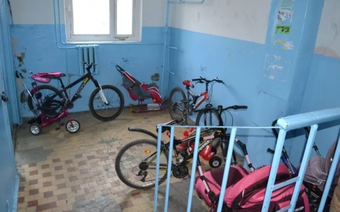 Во Владимире беременная женщина с ребенком на руках воровала велосипеды