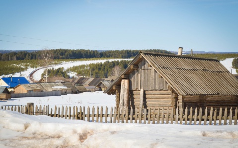 Новости России: 6-летний мальчик погиб под глыбой снега